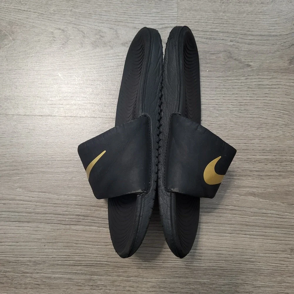 Nike Kawa Kids Slides Black Metallic Gold Athletic Sandals Size 2 Youth 2Y Pool